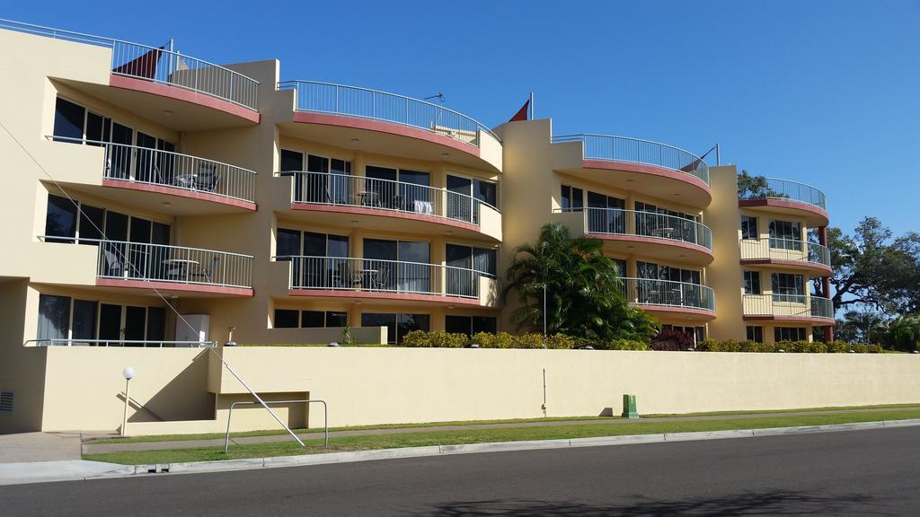 Alexander Beachfront Apartments Hervey Bay Eksteriør billede