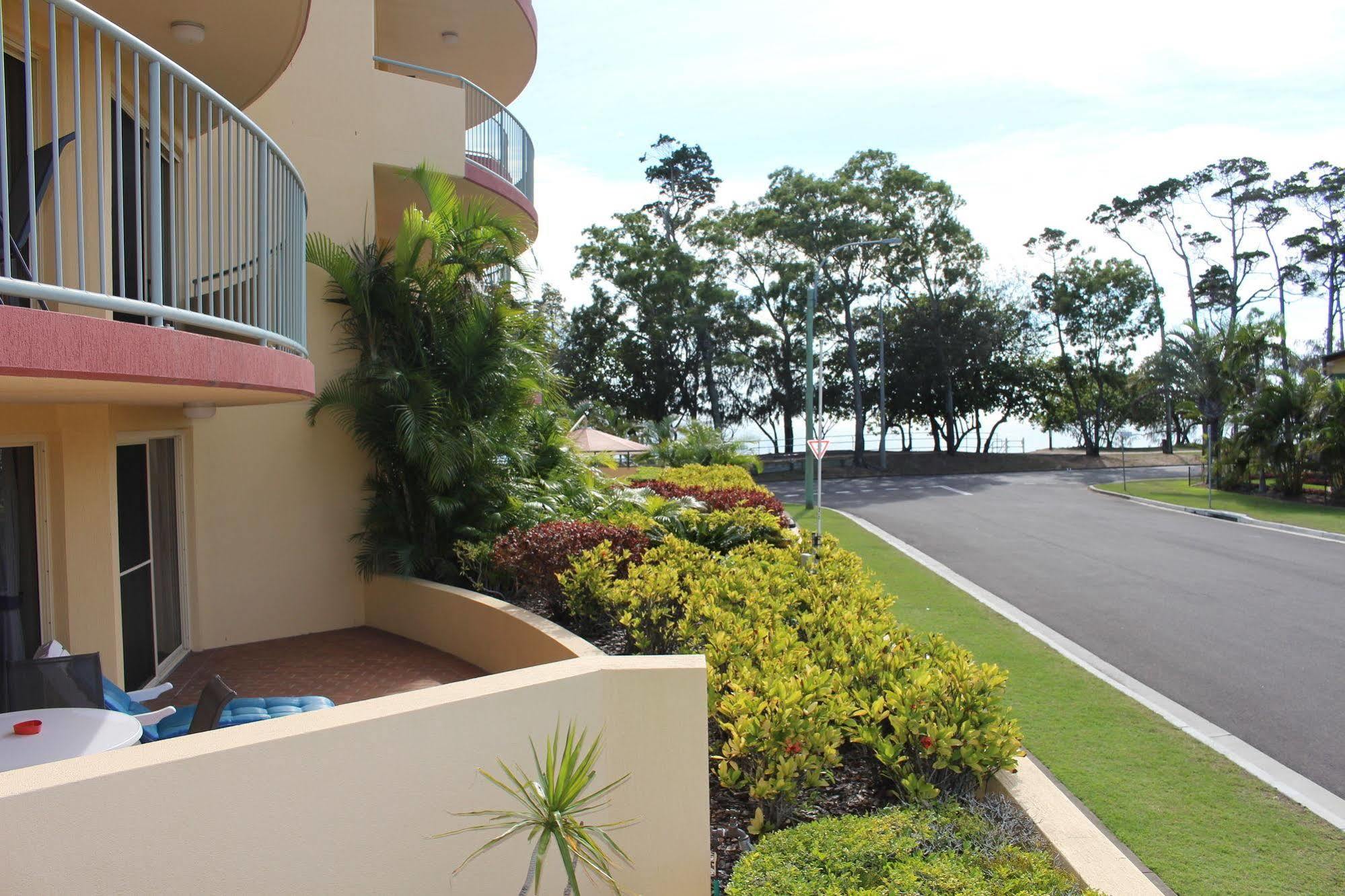 Alexander Beachfront Apartments Hervey Bay Eksteriør billede