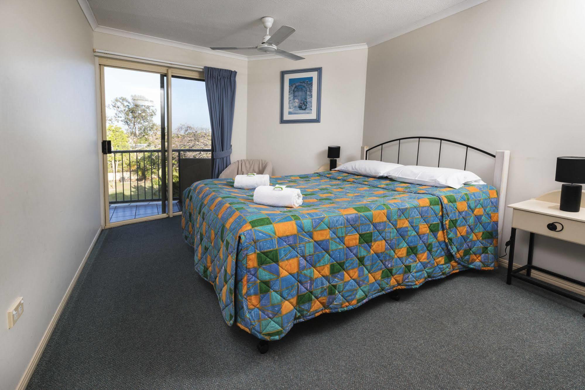 Alexander Beachfront Apartments Hervey Bay Eksteriør billede