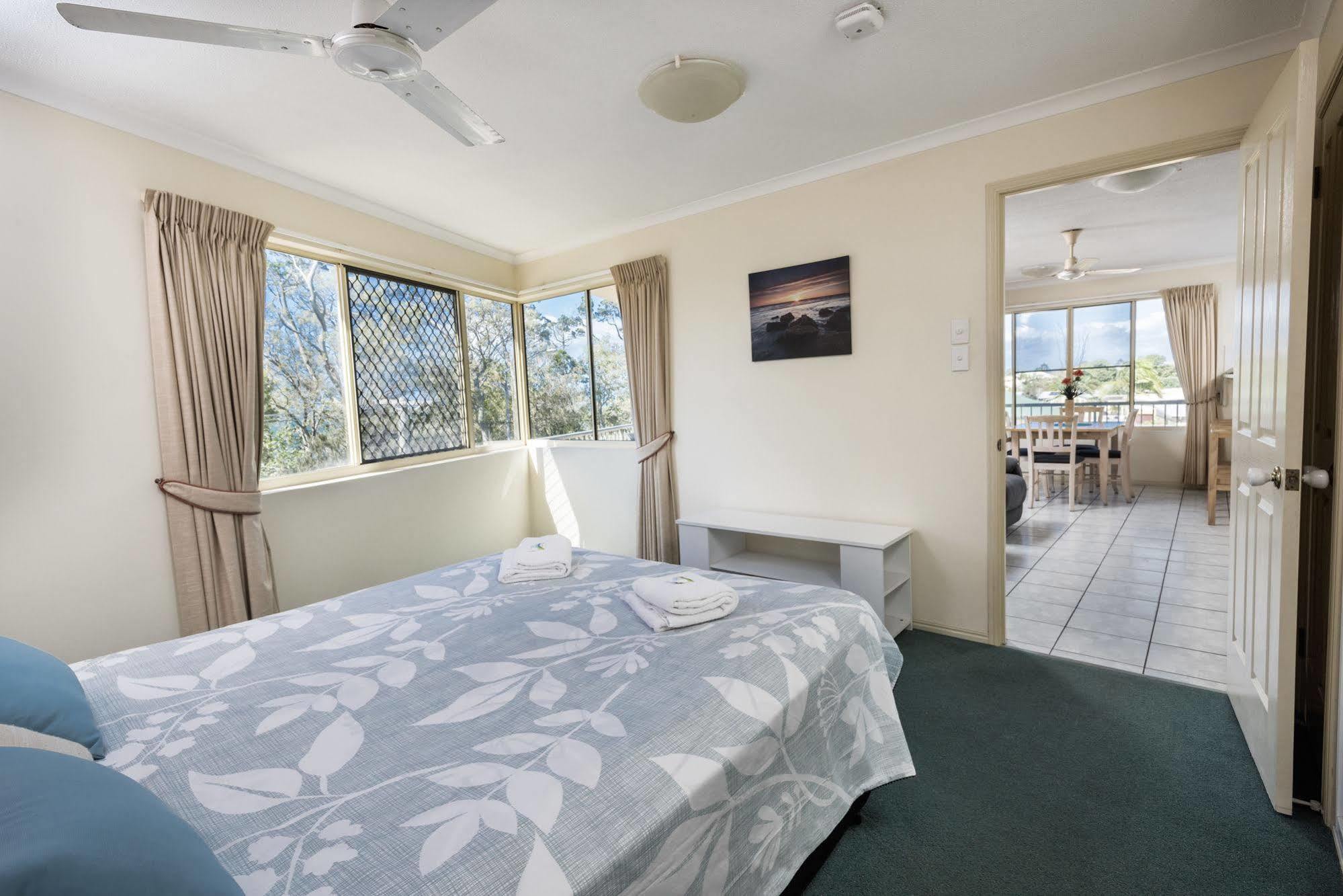 Alexander Beachfront Apartments Hervey Bay Eksteriør billede