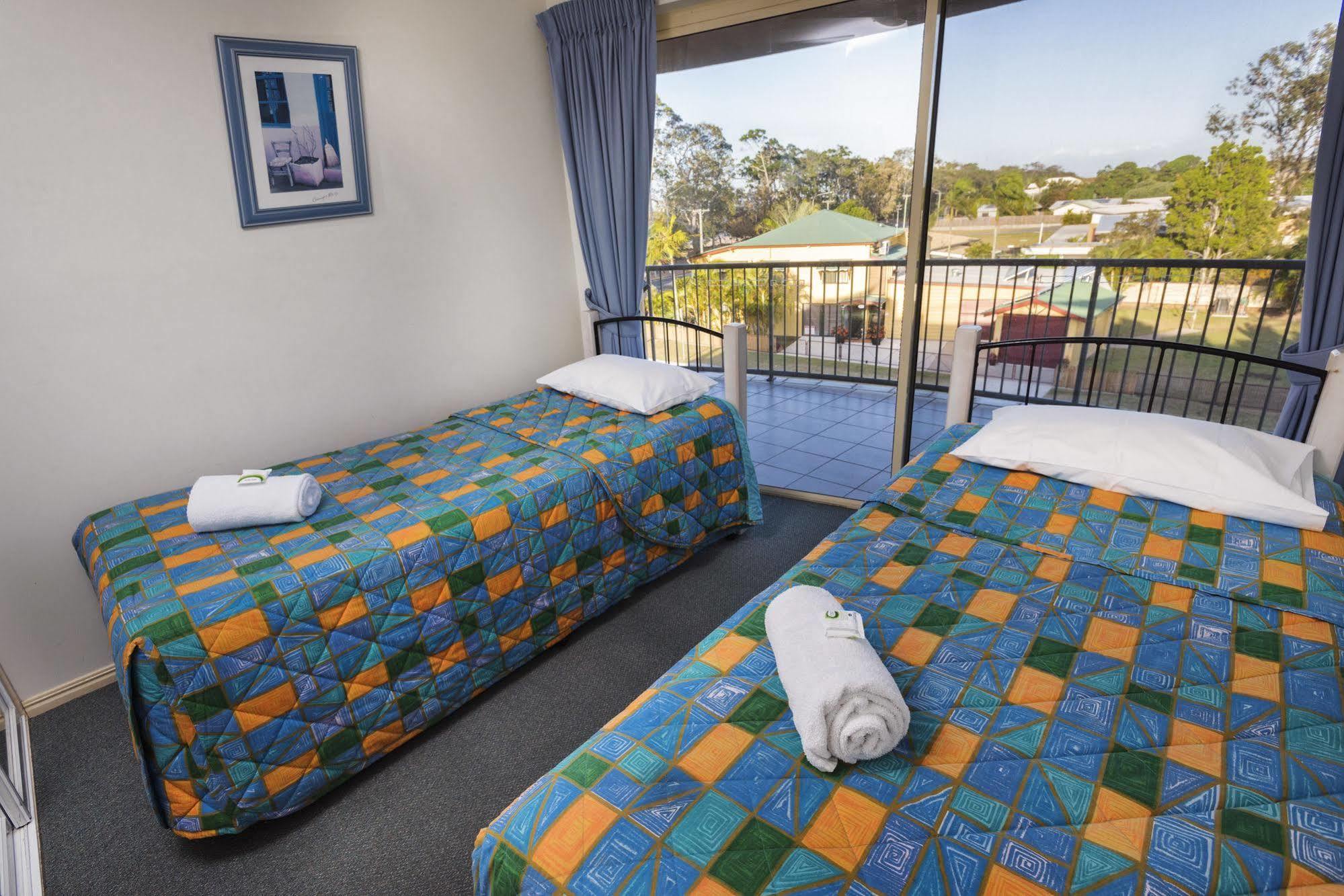 Alexander Beachfront Apartments Hervey Bay Eksteriør billede