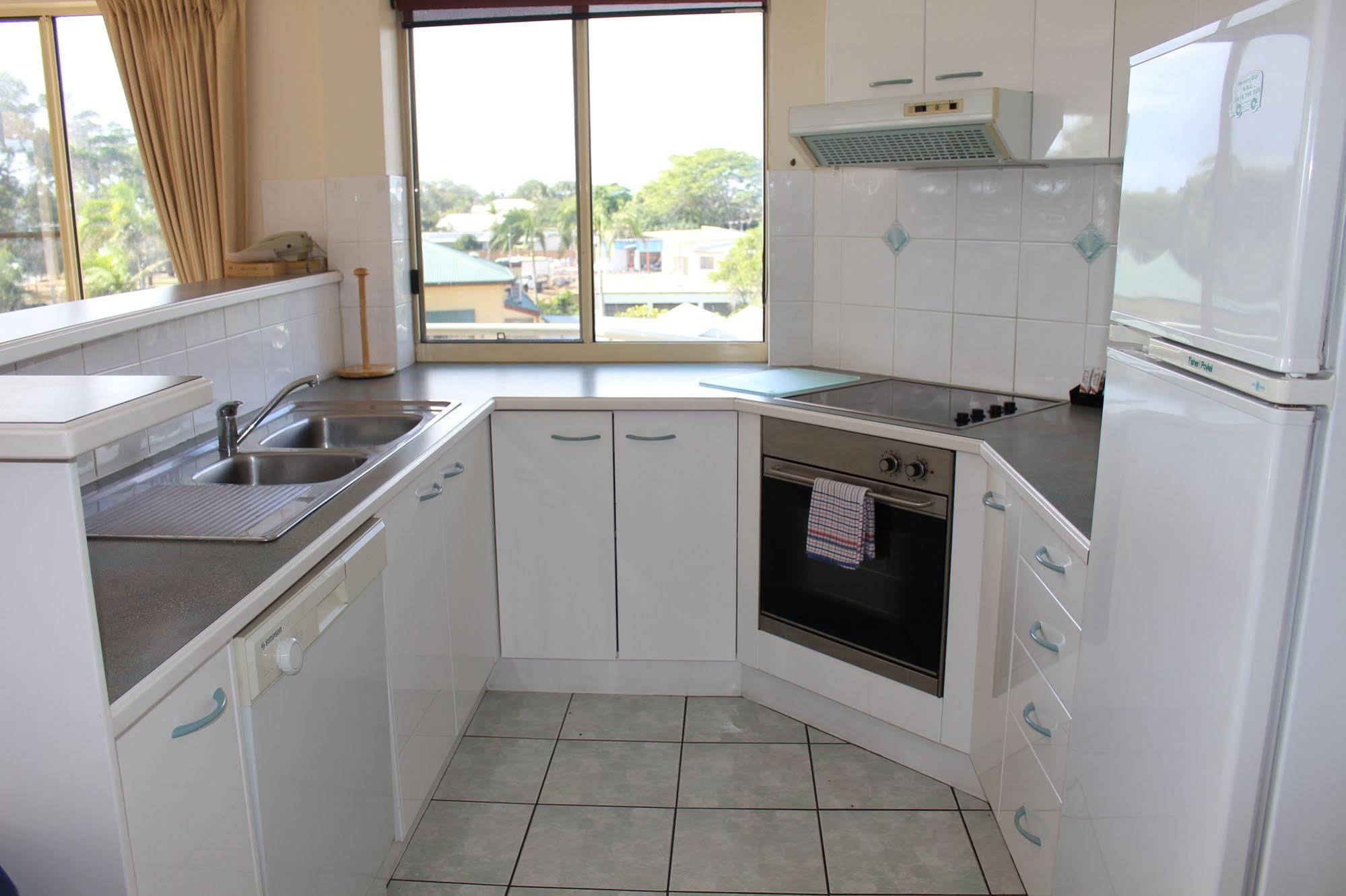Alexander Beachfront Apartments Hervey Bay Eksteriør billede