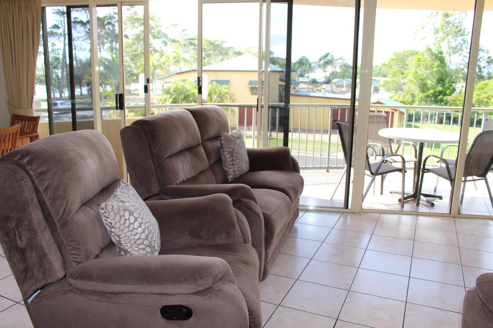 Alexander Beachfront Apartments Hervey Bay Eksteriør billede