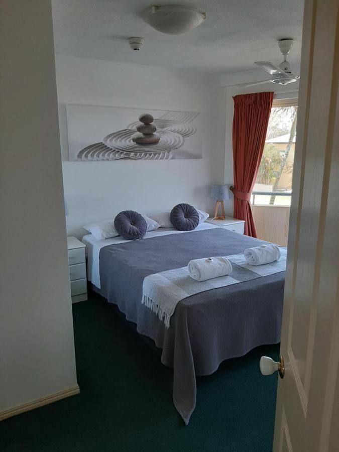 Alexander Beachfront Apartments Hervey Bay Eksteriør billede