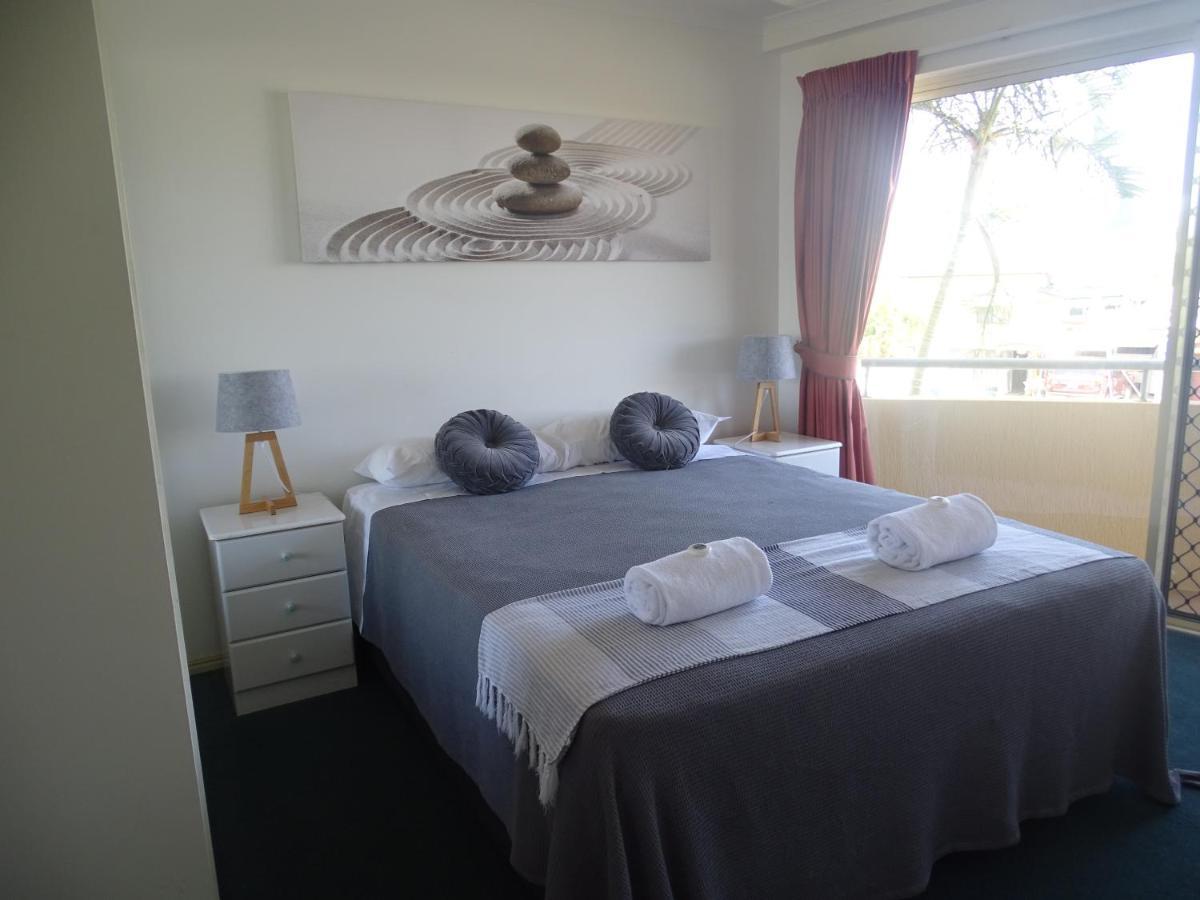 Alexander Beachfront Apartments Hervey Bay Eksteriør billede